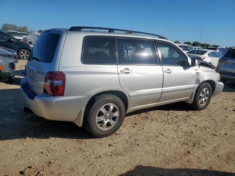 Photo 3 from auction – 2004 TOYOTA HIGHLANDER with VIN JTEGP21A740004027