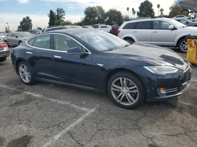 Photo 4 from auction – 2013 TESLA MODEL S with VIN 5YJSA1CN2DFP04209