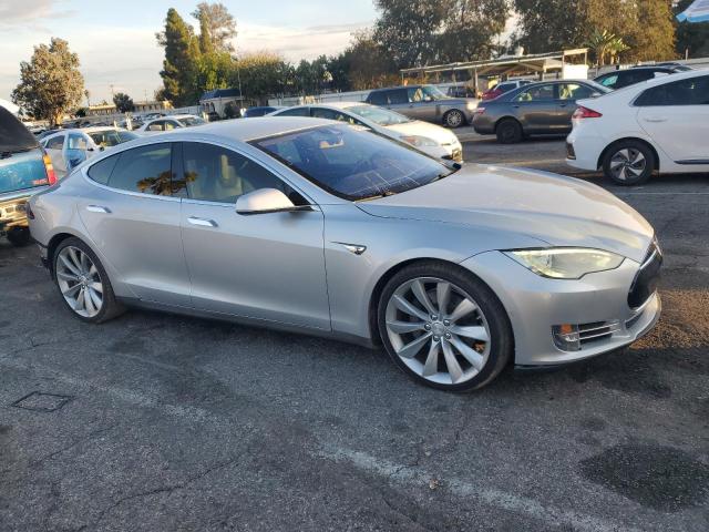 Photo 4 from auction – 2015 TESLA MODEL S with VIN 5YJSA1E22FF119619