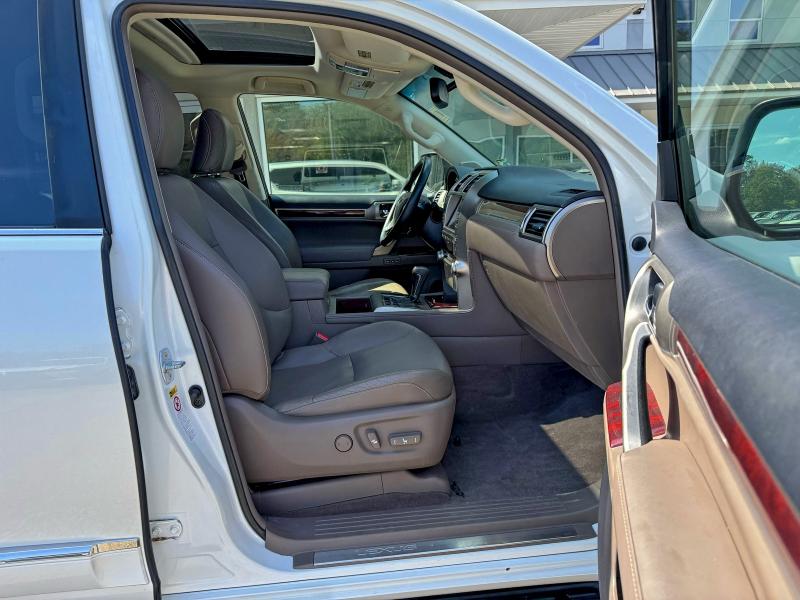 Photo 5 from auction – 2012 LEXUS GX 460 with VIN JTJBM7FX5C5036720