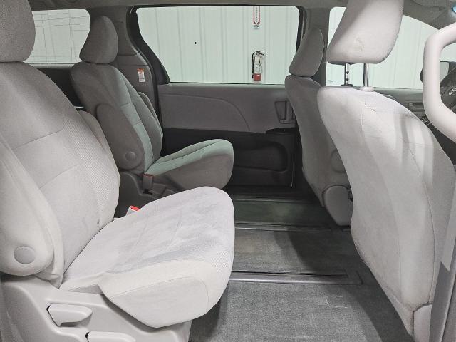 Photo 11 from auction – 2016 TOYOTA SIENNA with VIN 5TDZK3DC5GS731361