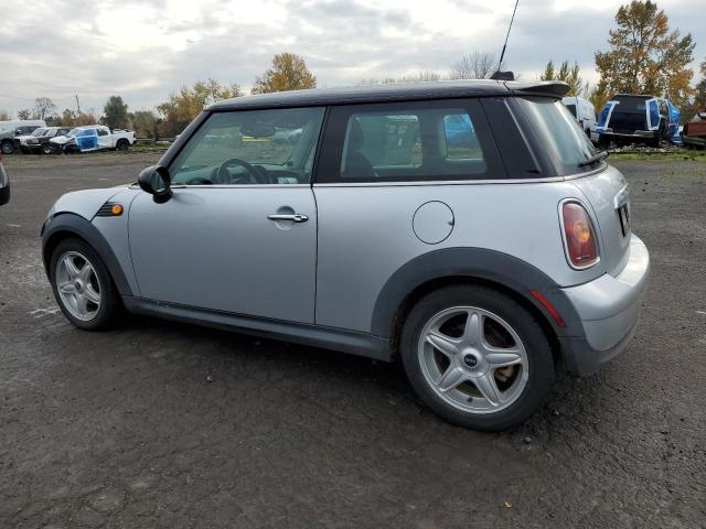 Photo 2 from auction – 2007 MINI COOPER with VIN WMWMF33507TT51201