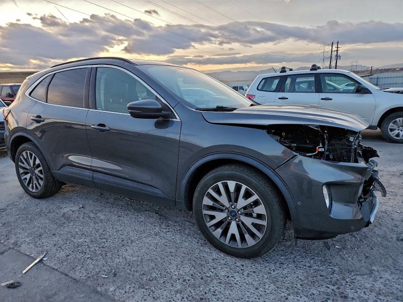 Photo 4 from auction – 2020 FORD ESCAPE with VIN 1FMCU9J98LUC51389