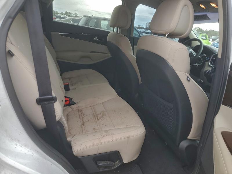 Photo 11 from auction – 2016 KIA SORENTO with VIN 5XYPG4A55GG036220