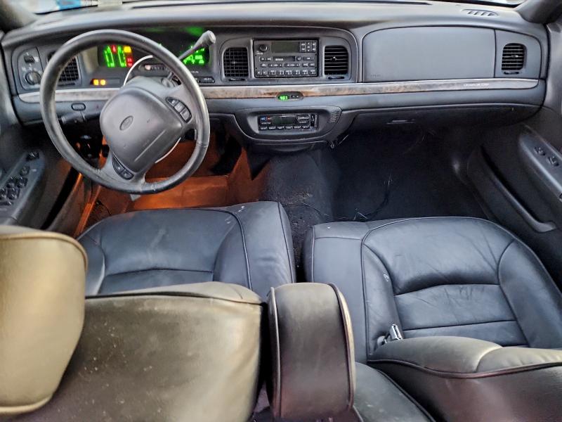 Photo 8 from auction – 2000 FORD CROWN VICT with VIN 2FAFP74W0YX146933
