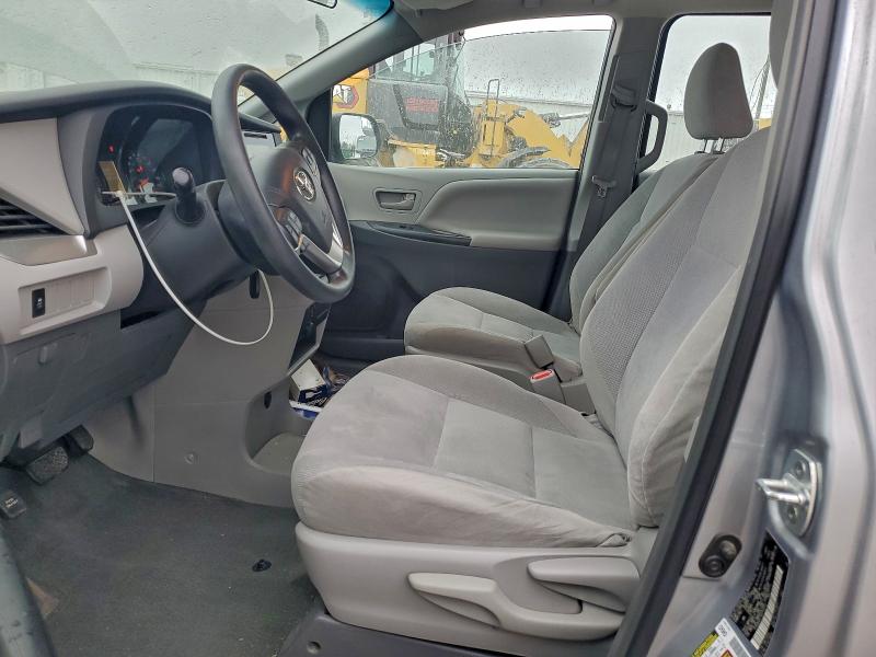 Photo 7 from auction – 2016 TOYOTA SIENNA with VIN 5TDZK3DC1GS740722