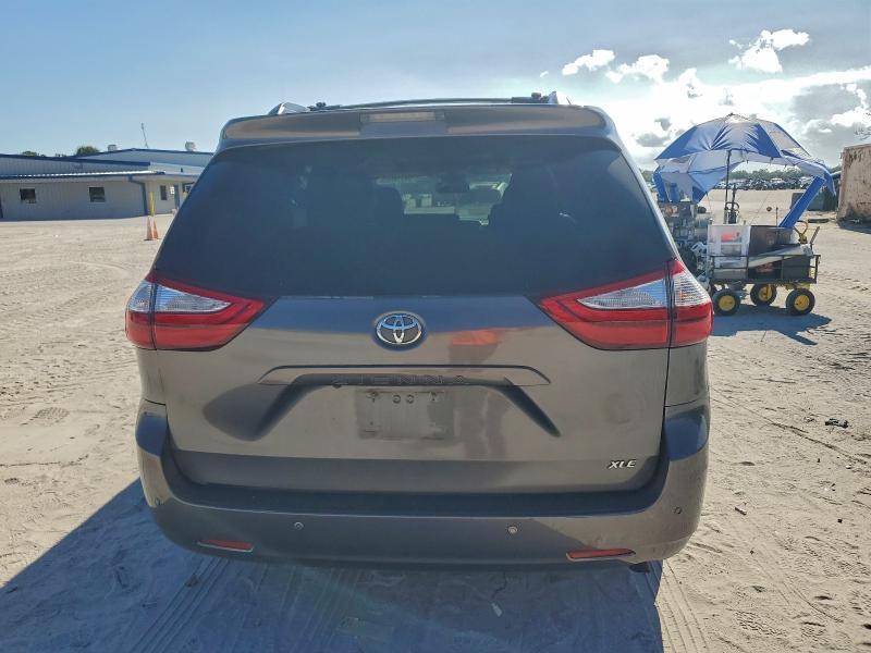 Photo 6 from auction – 2015 TOYOTA SIENNA XLE with VIN 5TDYK3DC0FS678921
