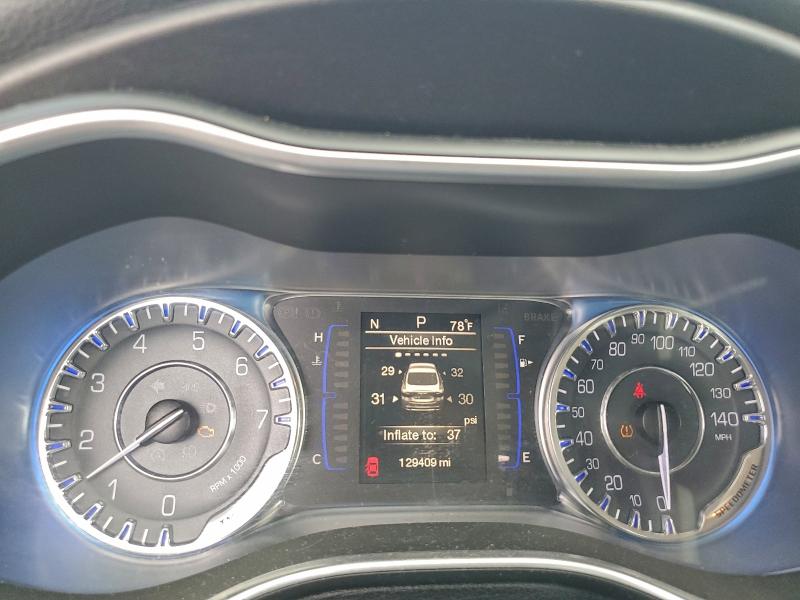 Photo 9 from auction – 2015 CHRYSLER 200 LIMITE with VIN 1C3CCCAG1FN759760