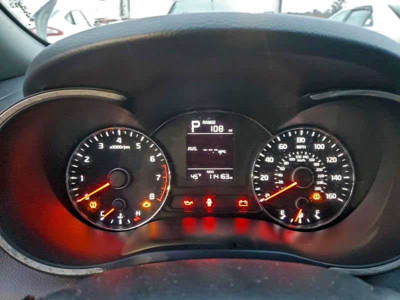 Photo 9 from auction – 2017 KIA FORTE LX with VIN 3KPFK4A70HE022123