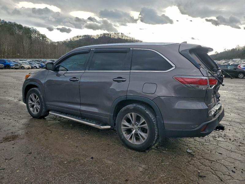 Photo 2 from auction – 2015 TOYOTA HIGHLANDER with VIN 5TDJKRFH9FS221313