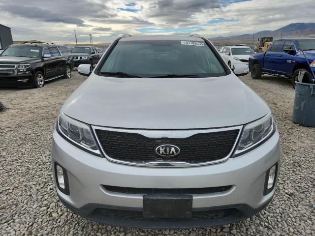 Photo 5 from auction – 2015 KIA SORENTO LX with VIN 5XYKTDA72FG585654