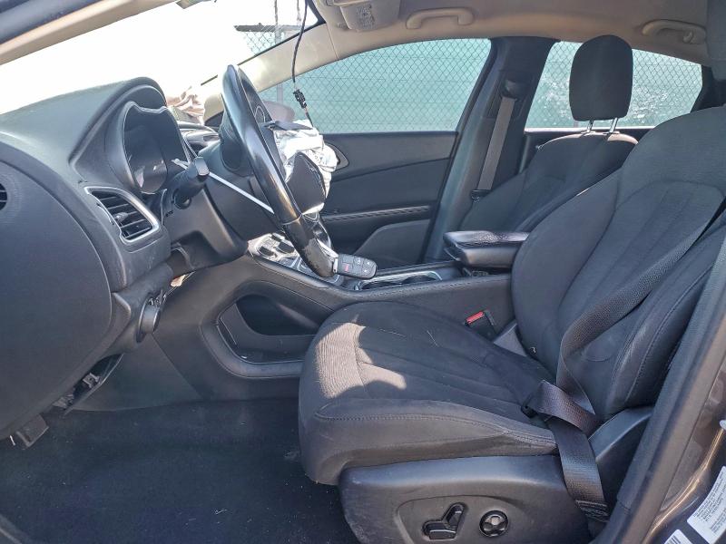 Photo 7 from auction – 2016 CHRYSLER 200 LIMITE with VIN 1C3CCCAB4GN167047