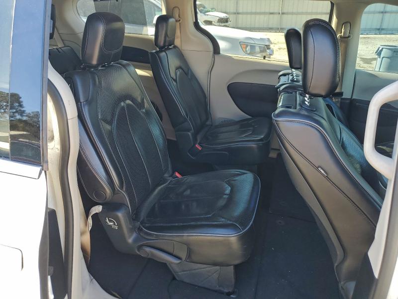 Photo 11 from auction – 2018 CHRYSLER PACIFICA L with VIN 2C4RC1GG7JR107173