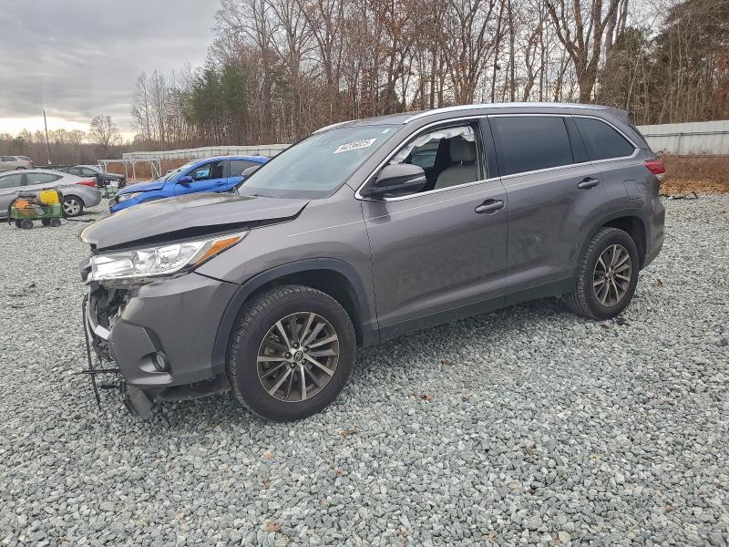 Photo 1 from auction – 2019 TOYOTA HIGHLANDER with VIN 5TDKZRFH4KS357942