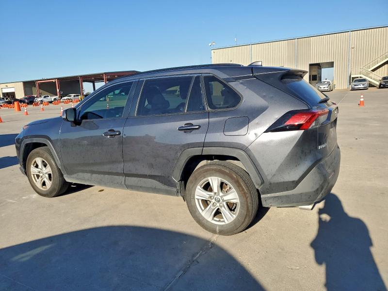 Photo 2 from auction – 2020 TOYOTA RAV4 XLE with VIN JTMW1RFV6LD054544