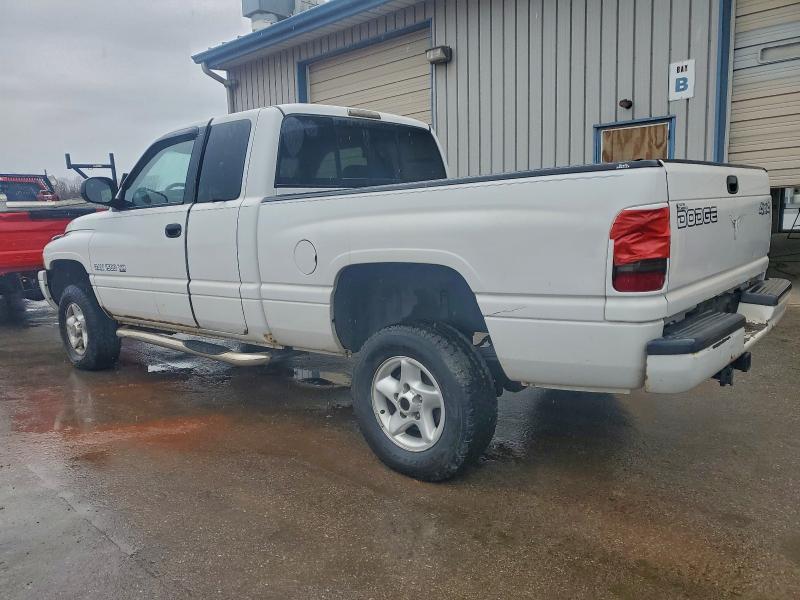 Photo 2 from auction – 2000 DODGE RAM 1500 with VIN 3B7HF13Z8YM211392