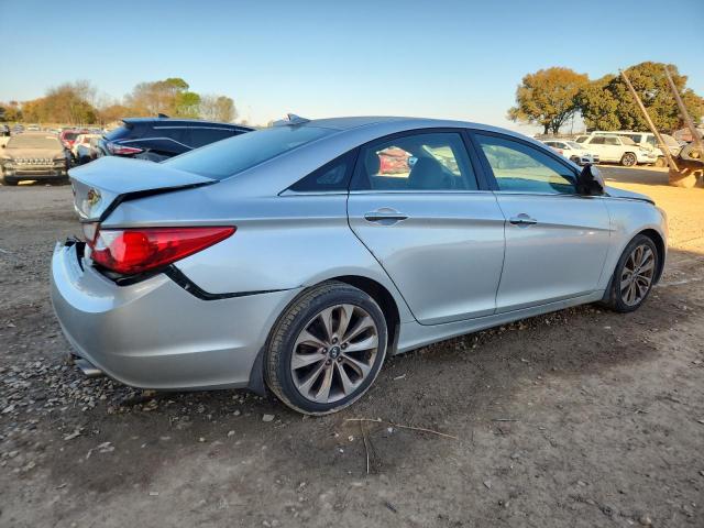 Photo 3 from auction – 2013 HYUNDAI SONATA SE with VIN 5NPEC4AC9DH770090