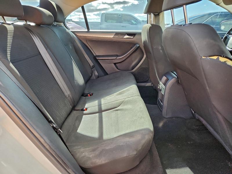 Photo 10 from auction – 2015 VOLKSWAGEN JETTA with VIN 3VWLA7AJ8FM413992
