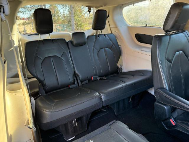 Photo 11 from auction – 2017 CHRYSLER PACIFICA T with VIN 2C4RC1BGXHR503289