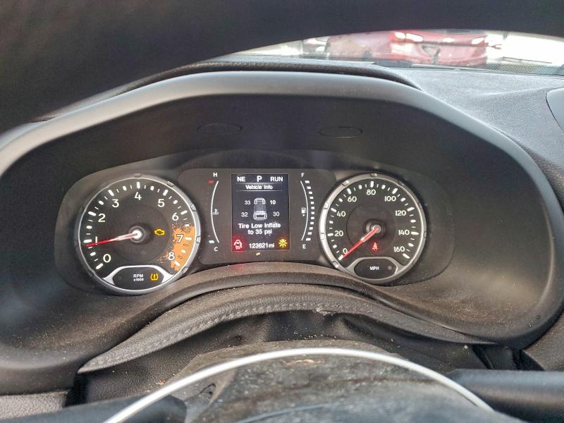 Photo 9 from auction – 2017 JEEP RENEGADE with VIN ZACCJBAB1HPF21028
