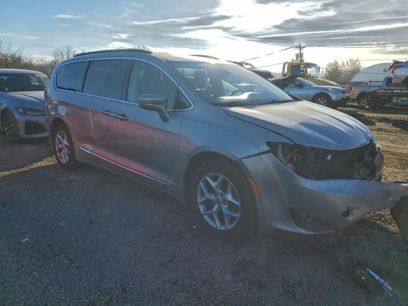 Photo 4 from auction – 2017 CHRYSLER PACIFICA with VIN 2C4RC1BG4HR803684
