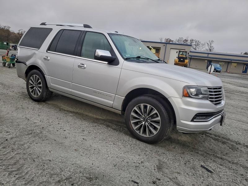 Photo 4 from auction – 2015 LINCOLN NAVIGATOR with VIN 5LMJJ2JT2FEJ07996