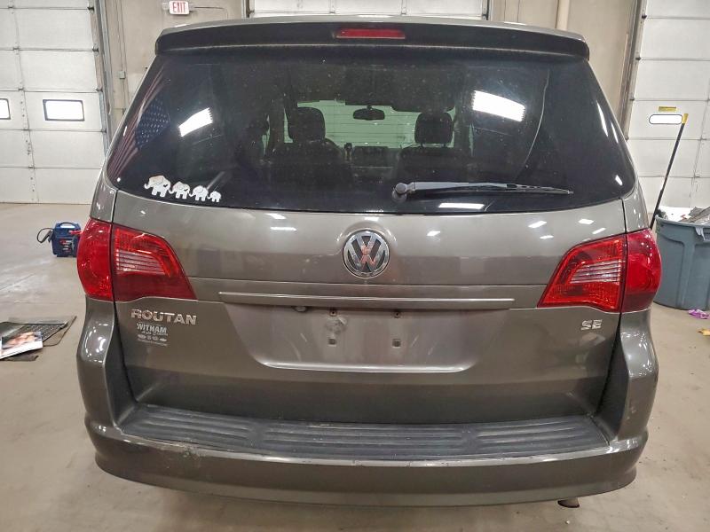 Photo 6 from auction – 2010 VOLKSWAGEN ROUTAN with VIN 2V4RW3D10AR359954