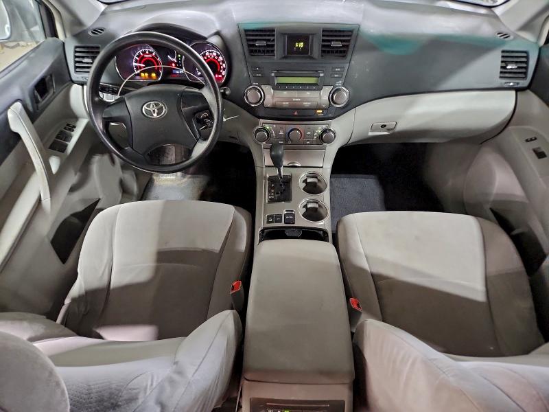 Photo 8 from auction – 2012 TOYOTA HIGHLANDER with VIN 5TDBK3EH0CS169312