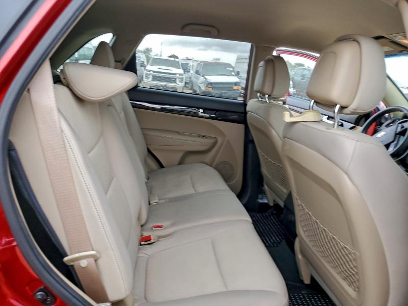 Photo 11 from auction – 2011 KIA SORENTO with VIN 5XYKT3A10BG042075