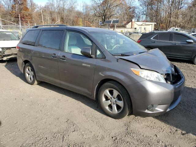 Photo 4 from auction – 2014 TOYOTA SIENNA LE with VIN 5TDKK3DC1ES521838