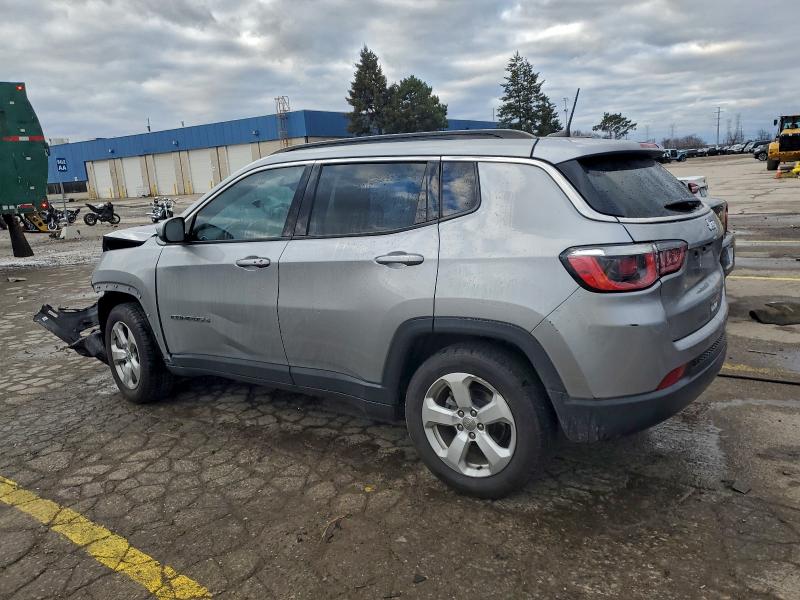 Photo 2 from auction – 2019 JEEP COMPASS with VIN 3C4NJCBB2KT692710