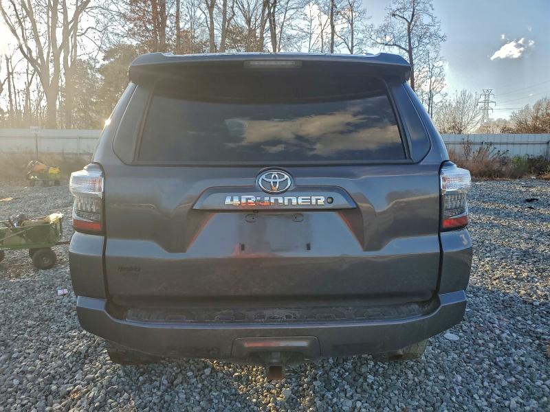 Photo 6 from auction – 2015 TOYOTA 4RUNNER SR with VIN JTEBU5JR5F5249764