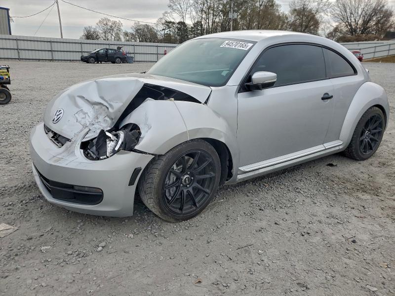 Photo 1 from auction – 2015 VOLKSWAGEN BEETLE 1.8 with VIN 3VWF17AT6FM606558
