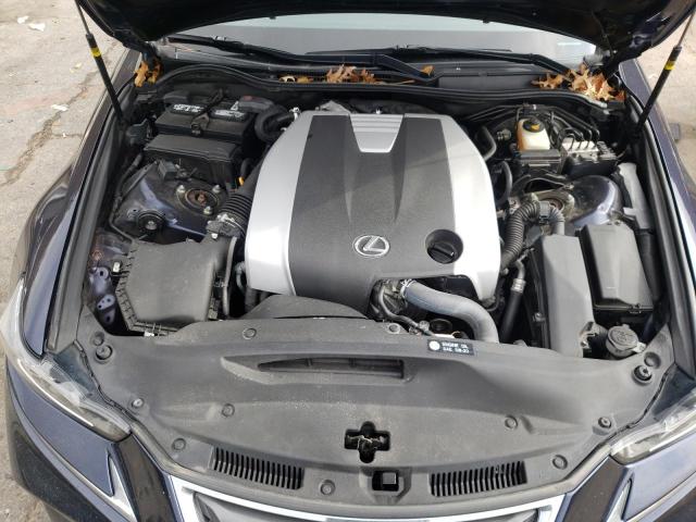 Photo 11 from auction – 2017 LEXUS IS 300 with VIN JTHCM1D21H5015414