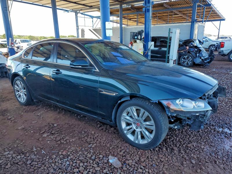 Photo 4 from auction – 2017 JAGUAR XF PREMIUM with VIN SAJBD4BVXHCY26363