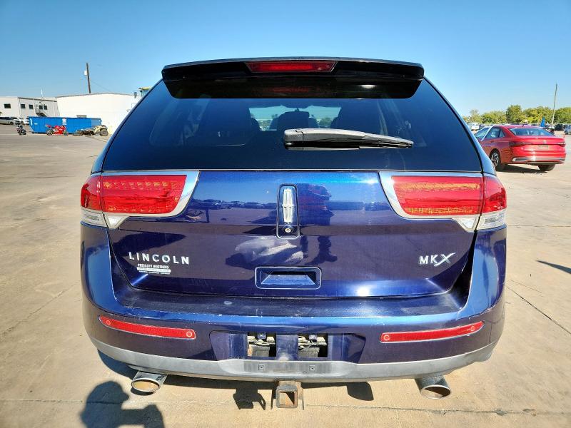Photo 6 from auction – 2011 LINCOLN TOWNHOUSE MKX with VIN 2LMDJ6JK5BBJ00842