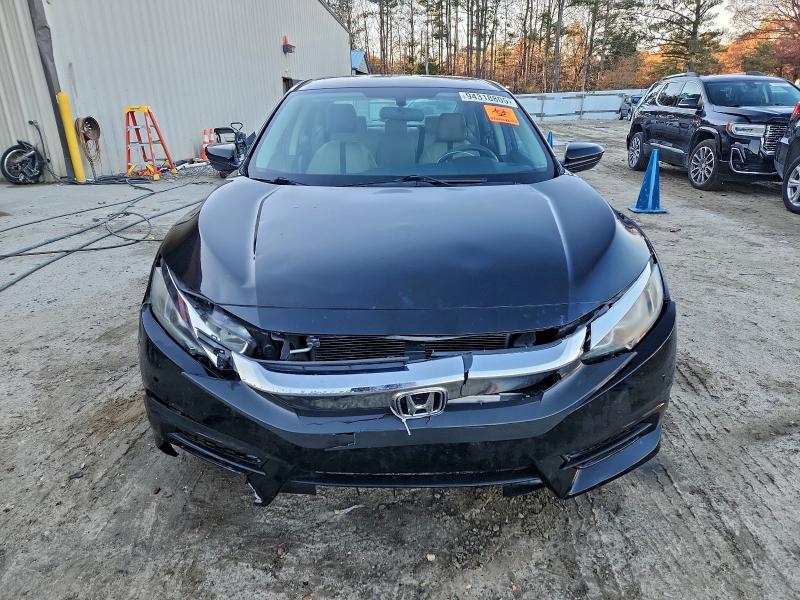 Photo 5 from auction – 2017 HONDA CIVIC LX with VIN 19XFC2F51HE010586