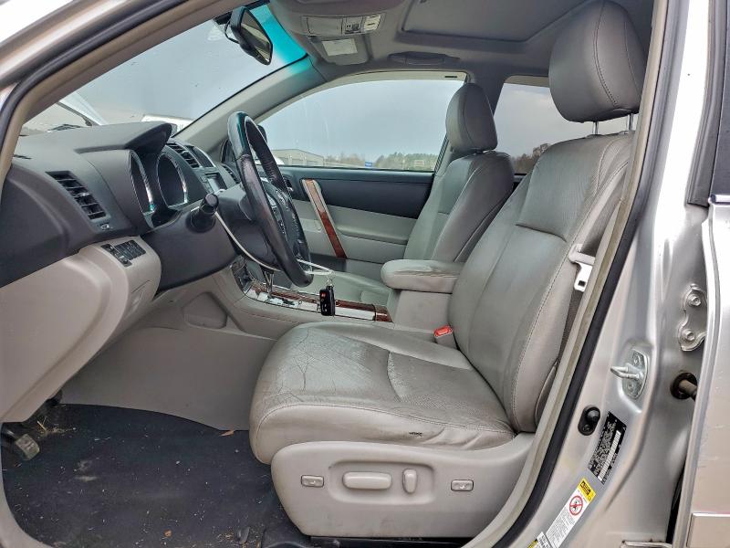 Photo 7 from auction – 2011 TOYOTA HIGHLANDER with VIN 5TDDK3EH1BS088729