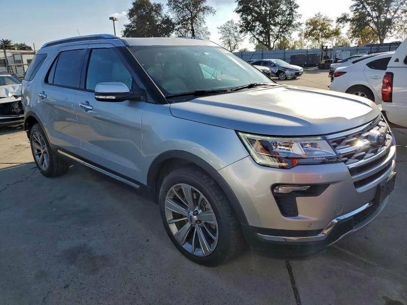 Photo 4 from auction – 2018 FORD EXPLORER L with VIN 1FM5K8F87JGB45794