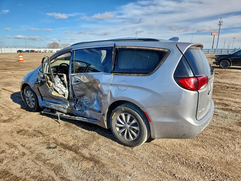 Photo 2 from auction – 2017 CHRYSLER PACIFICA T with VIN 2C4RC1BG3HR583311
