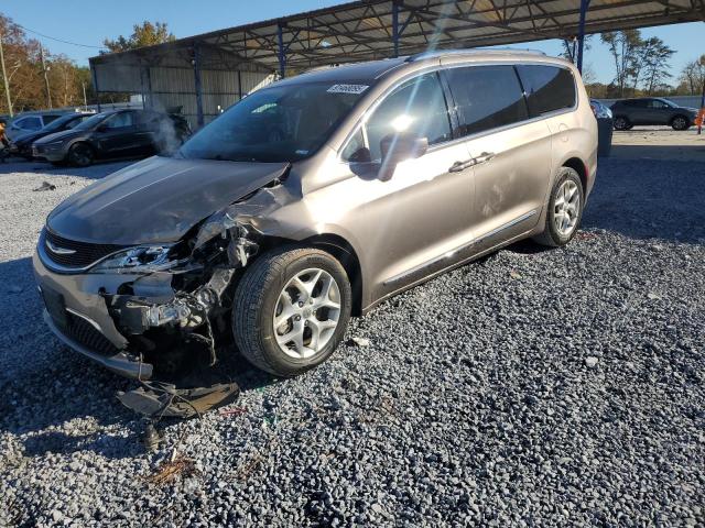 CHRYSLER PACIFICA T 2017 مع رقم تعريف المركبة 2C4RC1EG1HR785687 - صورة من المزاد