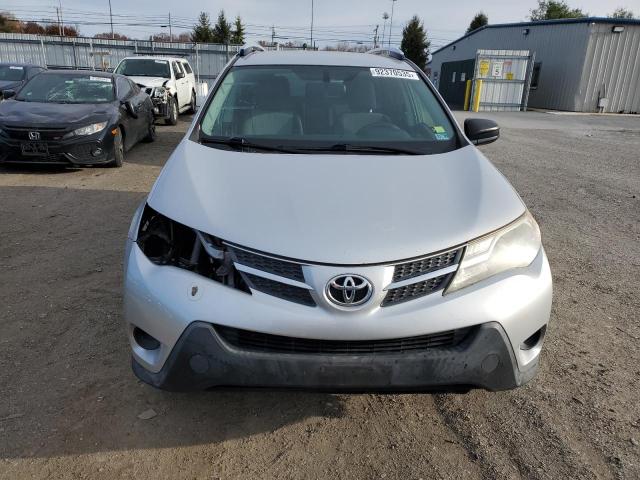 Photo 5 from auction – 2015 TOYOTA RAV4 LE with VIN JTMBFREV2FJ023203