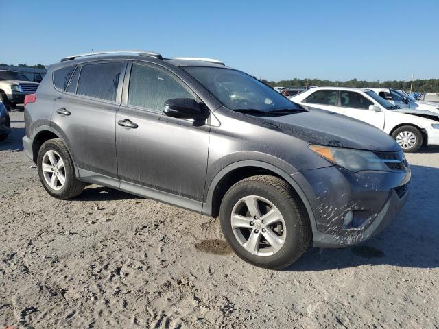 Photo 4 from auction – 2014 TOYOTA RAV4 XLE with VIN JTMWFREV2EJ014436