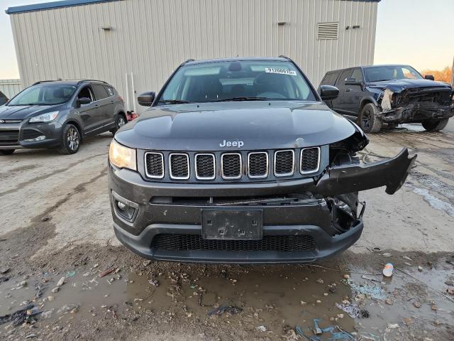 Photo 5 from auction – 2018 JEEP COMPASS LA with VIN 3C4NJDBB8JT185640