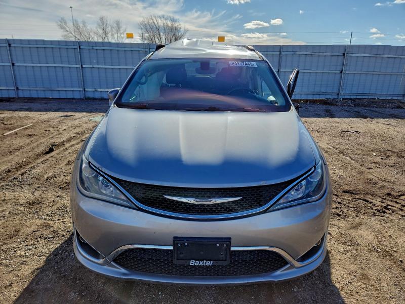 Photo 5 from auction – 2017 CHRYSLER PACIFICA T with VIN 2C4RC1BG3HR583311