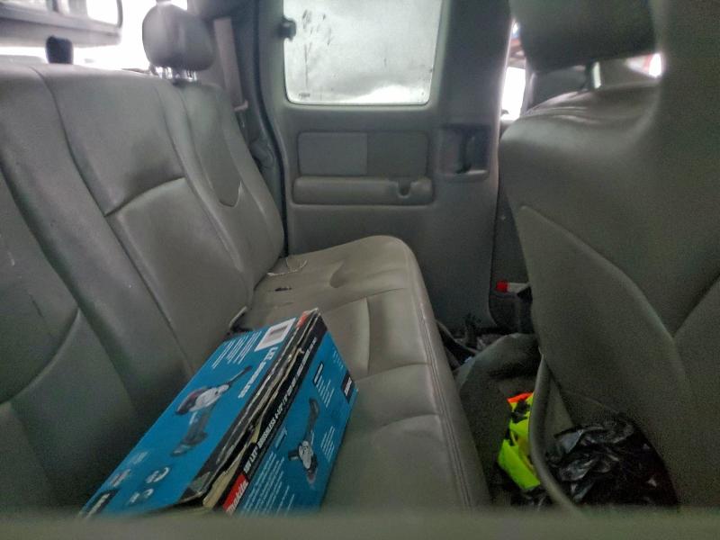 Photo 10 from auction – 2004 CHEVROLET SILVERADO with VIN 1GCHK29264E330697