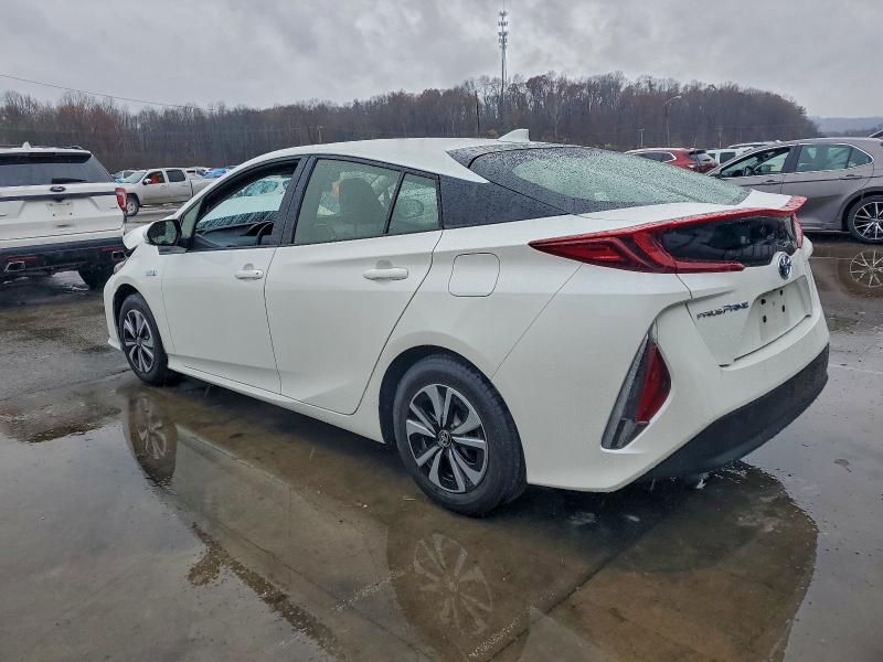 Photo 2 from auction – 2017 TOYOTA PRIUS PRIM with VIN JTDKARFP4H3045788