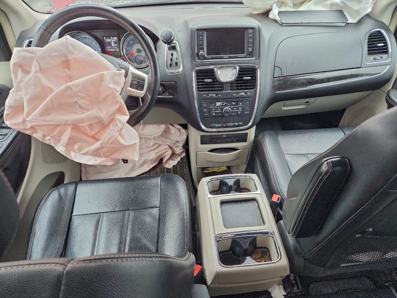 Photo 8 from auction – 2016 CHRYSLER TOWN & COU with VIN 2C4RC1CG6GR194367