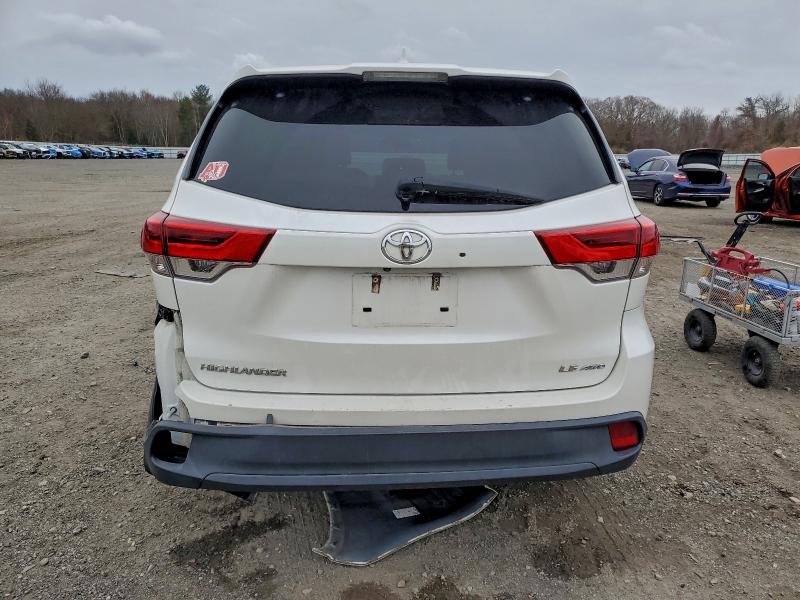 Photo 6 from auction – 2018 TOYOTA HIGHLANDER with VIN 5TDBZRFH1JS850542