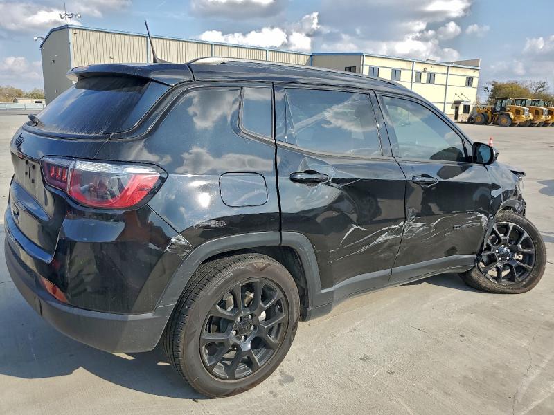 Фото 3 с аукциона – 2022 JEEP COMPASS LA с VIN 3C4NJCBB6NT236911